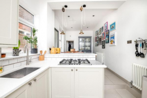 Stunning, large characterful house with Garden